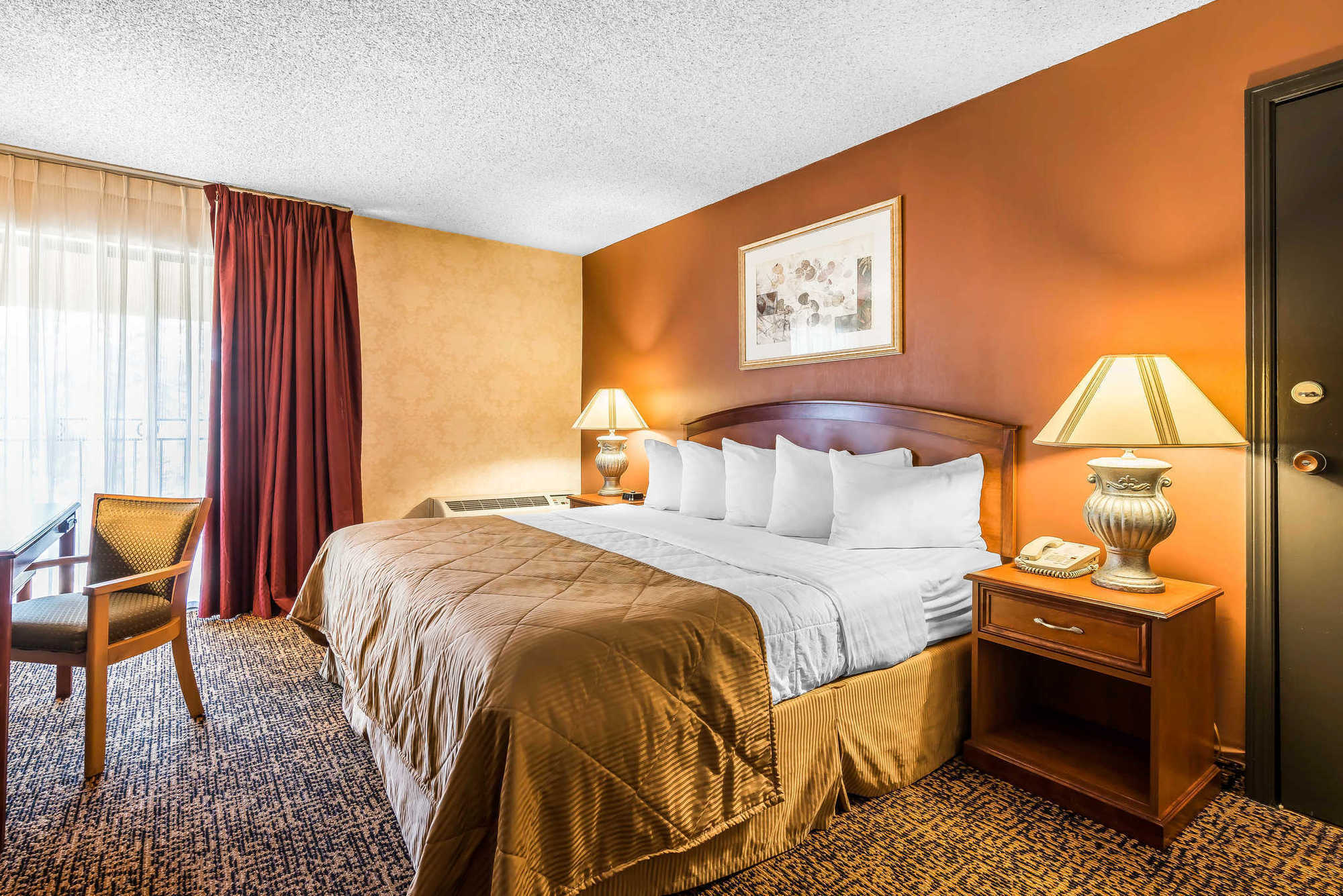Clarion Hotel & Conference Center コロラドスプリングス 部屋 写真