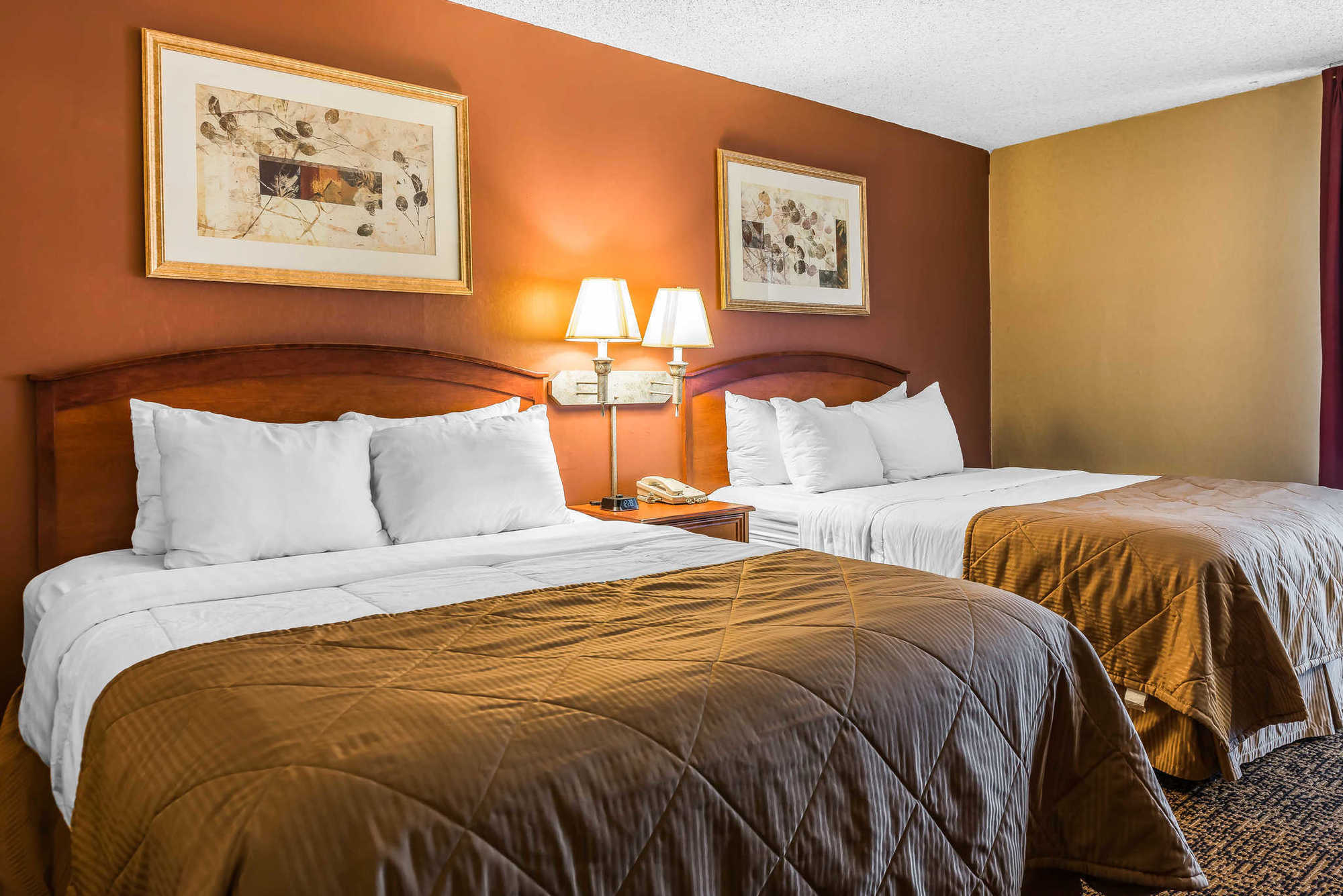 Clarion Hotel & Conference Center コロラドスプリングス 部屋 写真