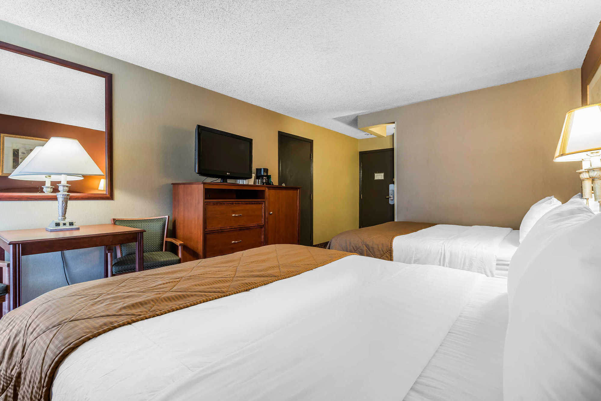 Clarion Hotel & Conference Center コロラドスプリングス 部屋 写真