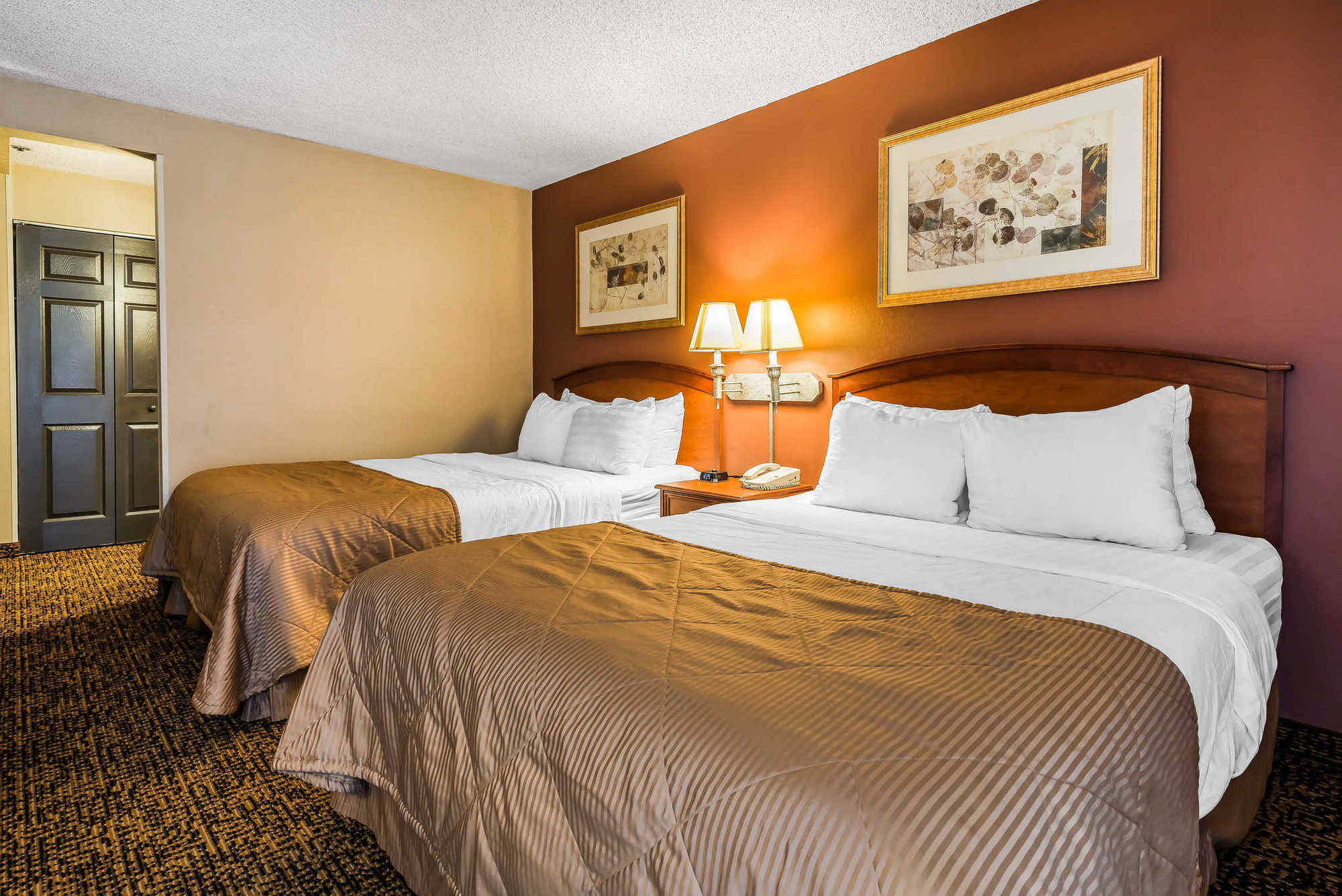 Clarion Hotel & Conference Center コロラドスプリングス 部屋 写真