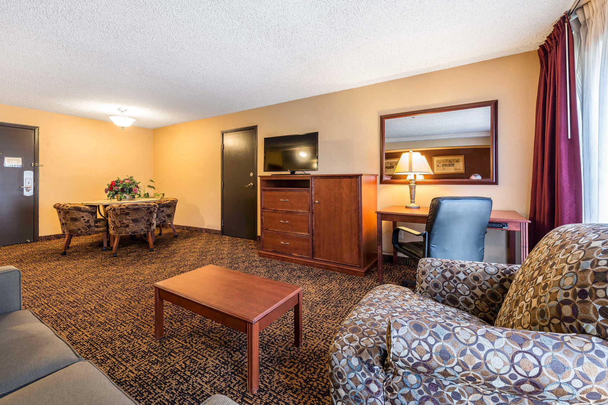 Clarion Hotel & Conference Center コロラドスプリングス 部屋 写真
