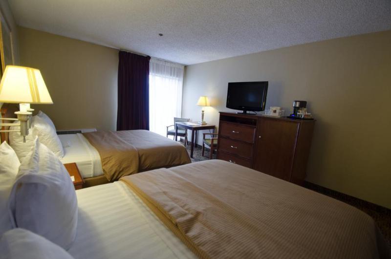 Clarion Hotel & Conference Center コロラドスプリングス エクステリア 写真