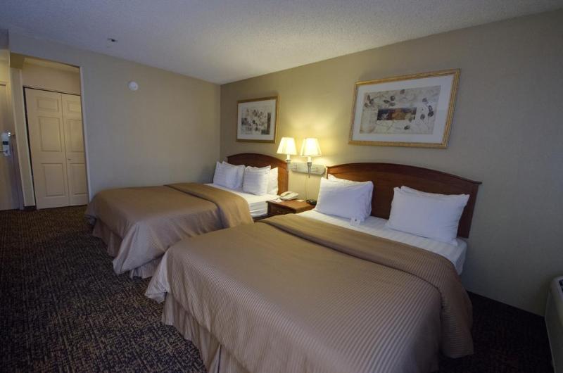 Clarion Hotel & Conference Center コロラドスプリングス エクステリア 写真