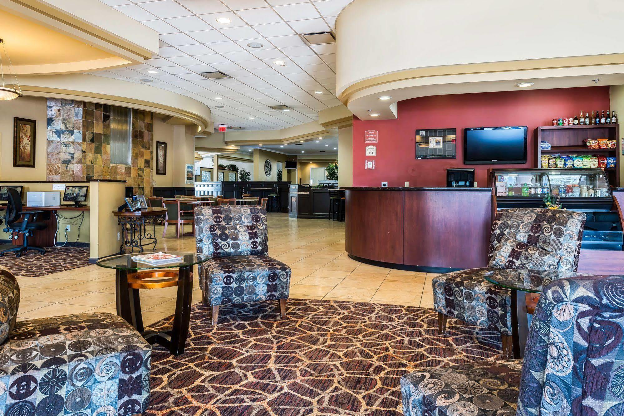 Clarion Hotel & Conference Center コロラドスプリングス エクステリア 写真